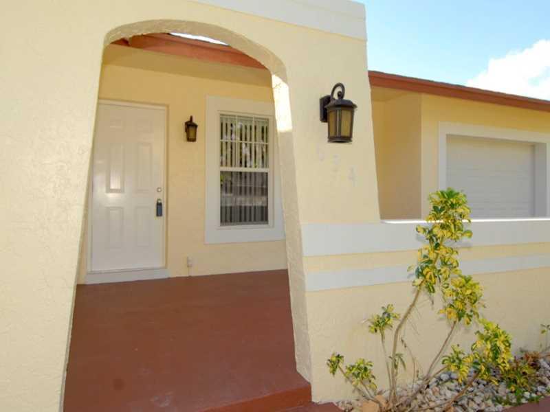 ROYAL PALM-VISTA EAST 90- - Residential