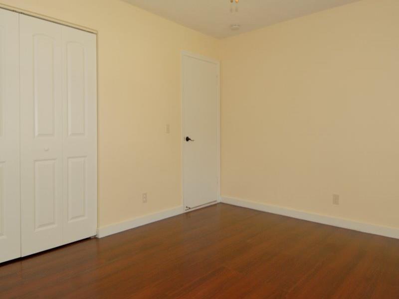 ROYAL PALM-VISTA EAST 90- - Residential