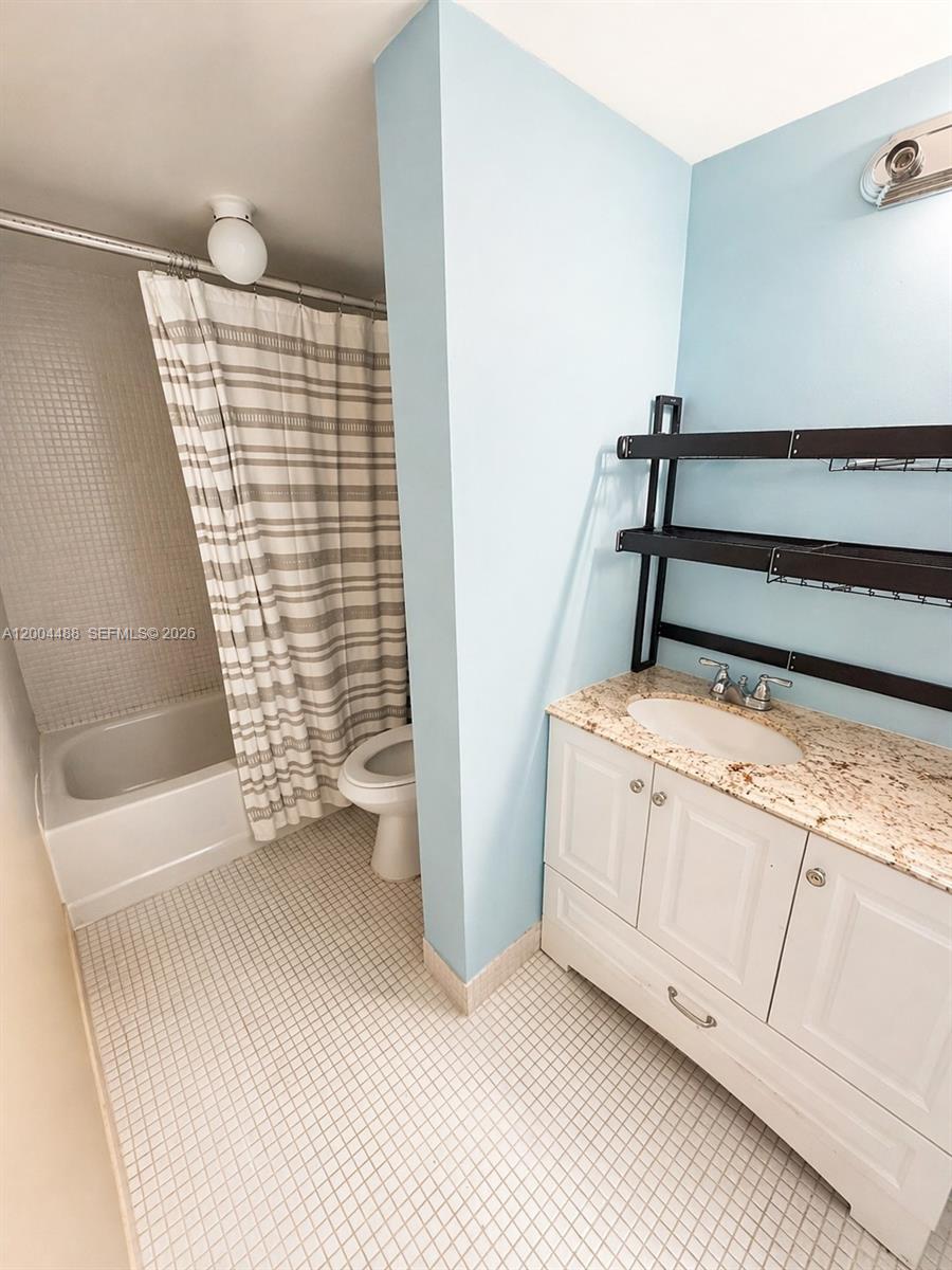 SANDS POINT CONDOMINIUM V - Residential
