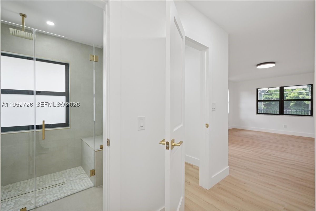 OAK WOOD - Residential