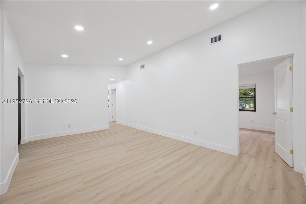 OAK WOOD - Residential