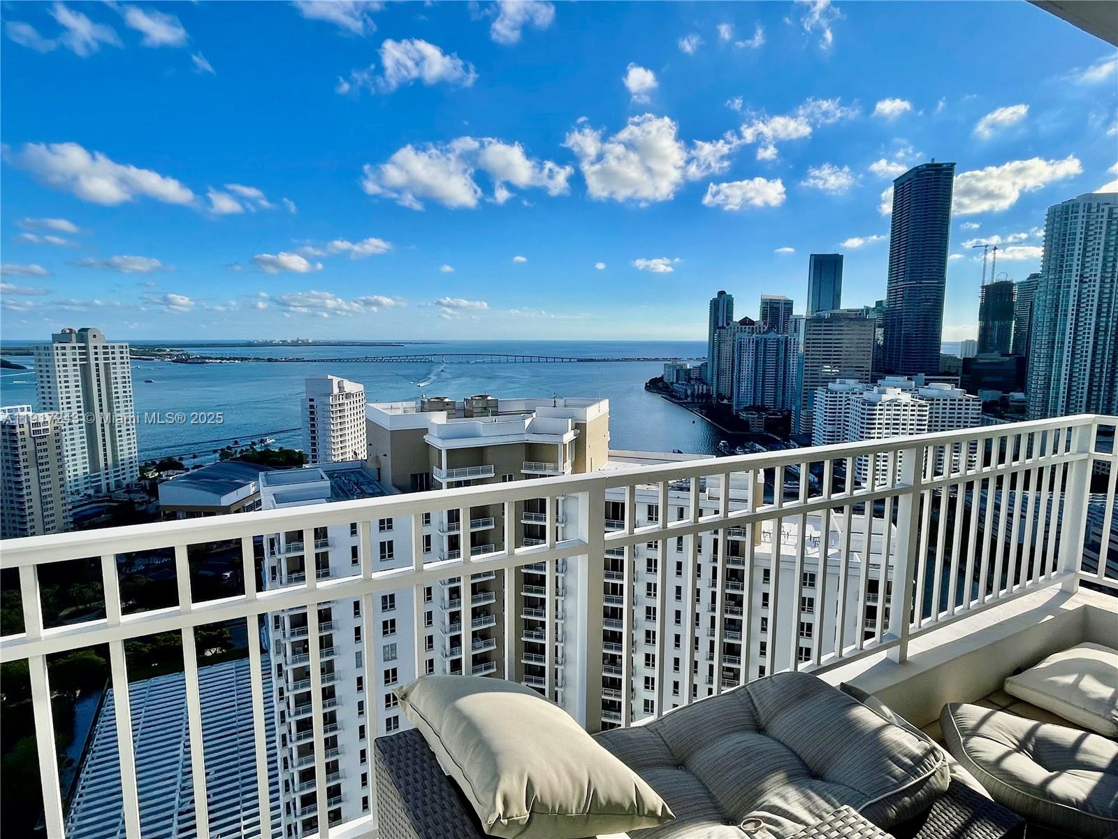 COURTS BRICKELL KEY CONDO - Residential