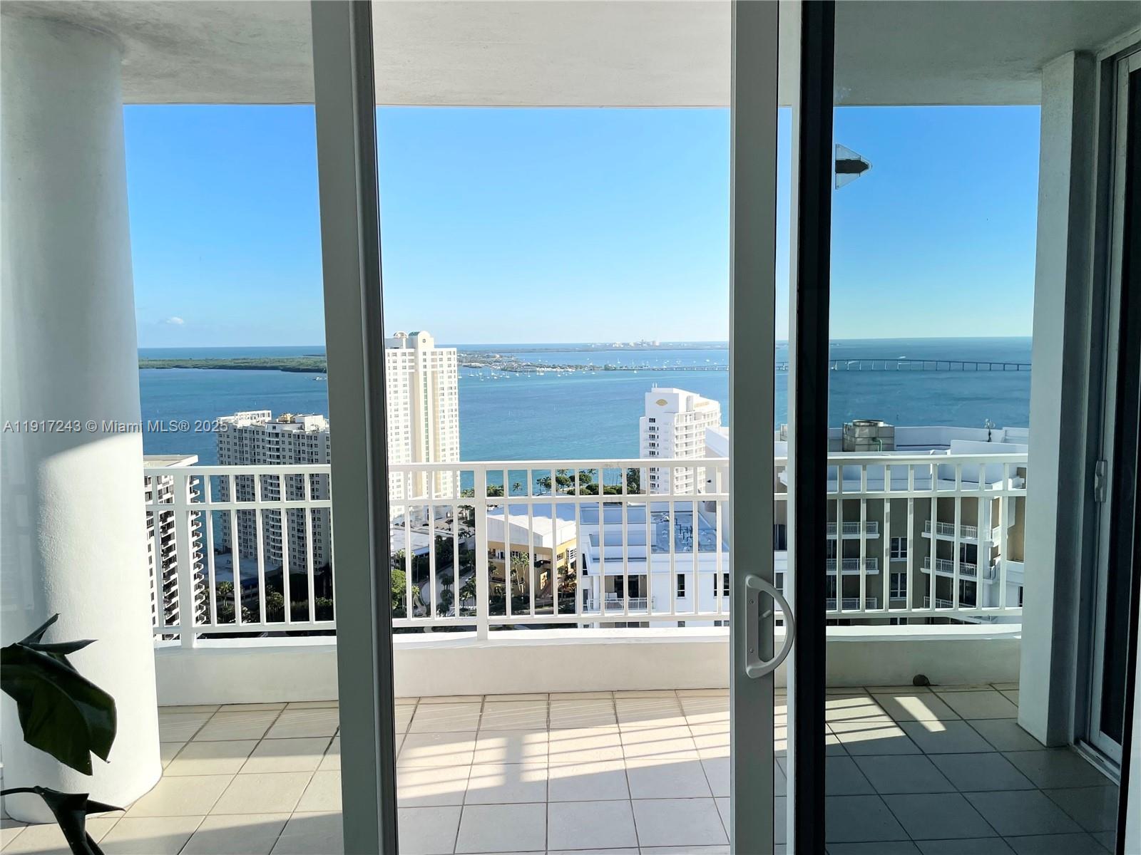 COURTS BRICKELL KEY CONDO - Residential