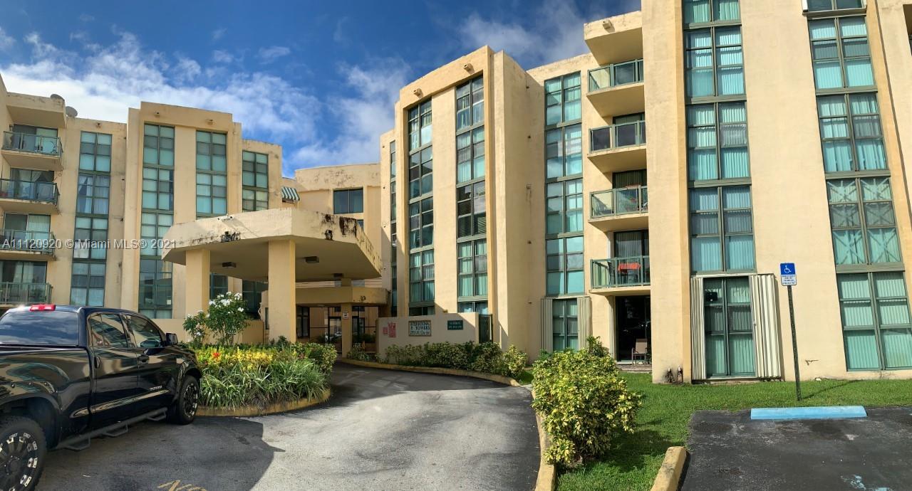 FIRST FLOOR ENTRY, VERY NICE CONDO 2 BEDROOMS AND TWO BATHROOMS, LAUNDRY INSIDE UNIT,
NO RENTAL RESTRICTIONS, NEAR TAMIAMI PARK AND SHOOPING CENTER. UNIT HAS HURICANE SHUTTERS. CLOSING NEEDS TO BE PROGRAM AFTER JANUARY 1ST 2022.