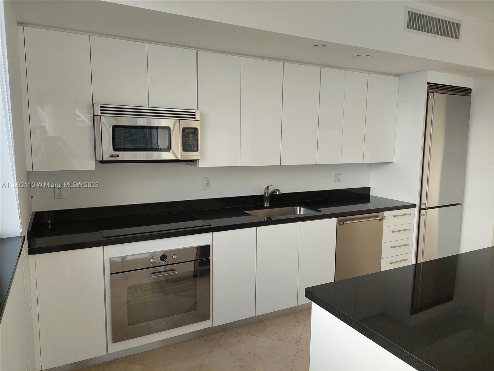 MINT CONDO - Residential