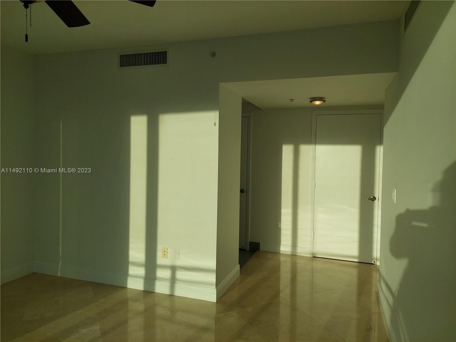 MINT CONDO - Residential