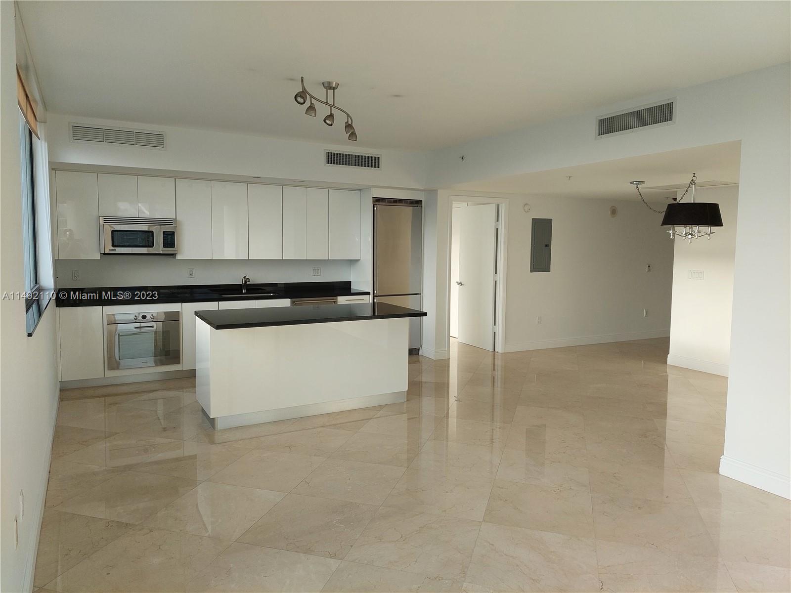 MINT CONDO - Residential