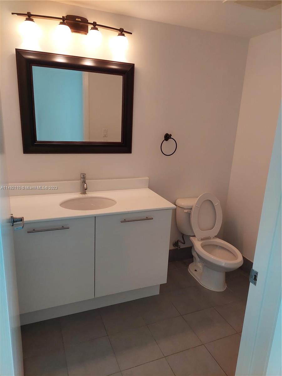 MINT CONDO - Residential