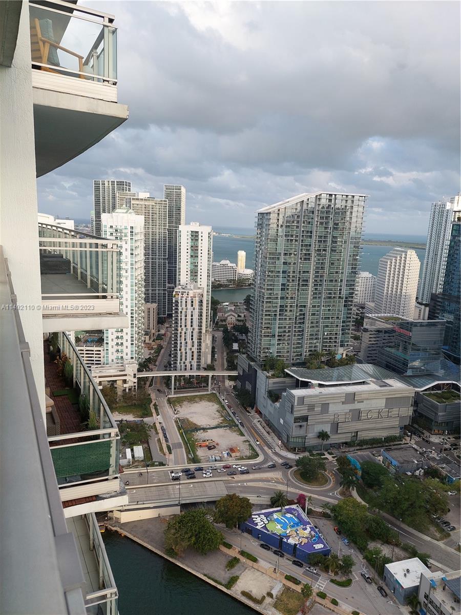 MINT CONDO - Residential