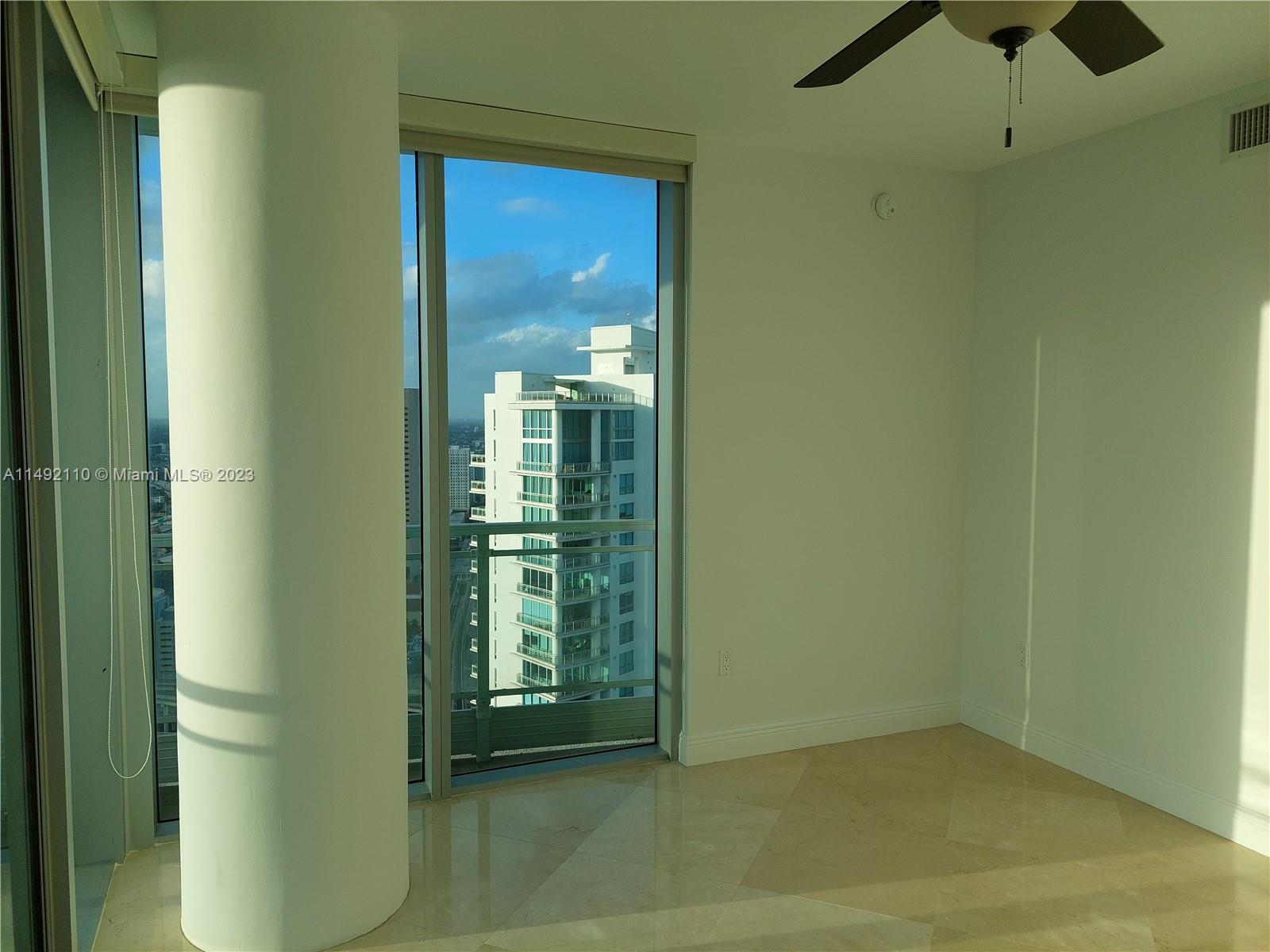 MINT CONDO - Residential