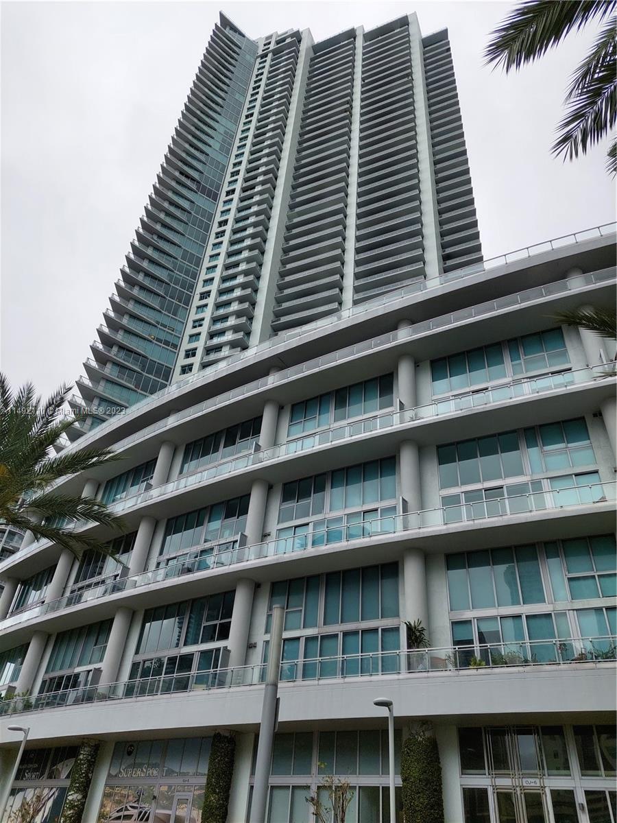 Fabulous corner unit, 2 beds plus den, 2.5 baths with spacious floor plan featuring 2 terraces, in a closed guarded community. Panoramic and unobstructed views from every room, with great city and river views. Unit features marble floors, floor to ceiling windows, open Italian kitchen, high-end stainless-steel appliances and granite countertops. One assigned covered parking. Outstanding amenities, including infinity pool, fitness center, spa, sauna, steam room, jacuzzi, business center, lounge area with billiard table, valet parking and much more. Walking distance to Brickell City Centre, Mary Brickell Village, restaurants and more. Minutes away from Arena, Performance Center, South Beach, Coral Gables, Key Biscayne, Coconut Grove, Miami Intl. Airport.