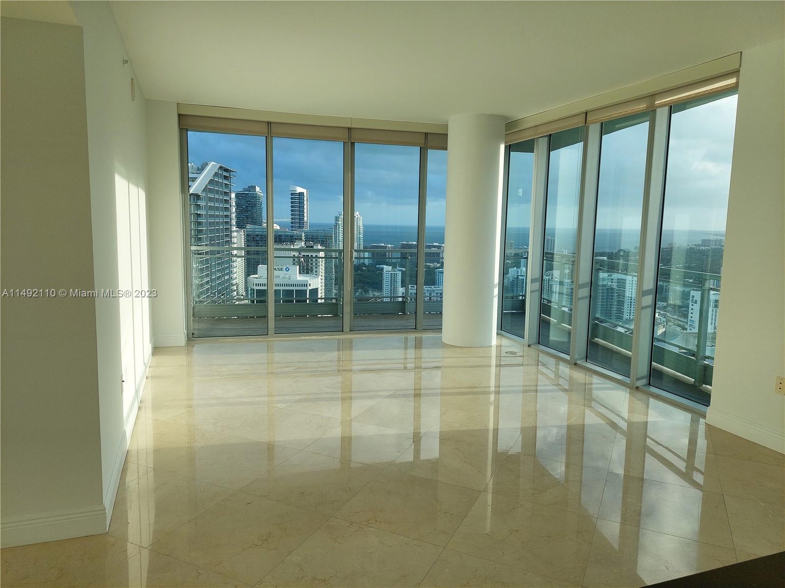 MINT CONDO - Residential