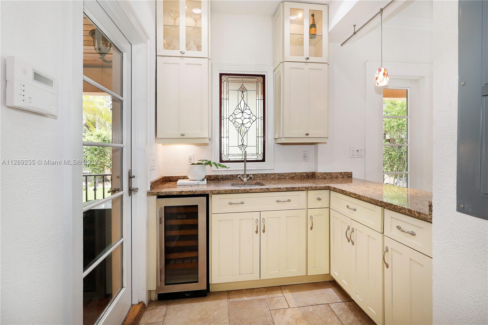 CRYSTAL BLUFF - Residential Lease