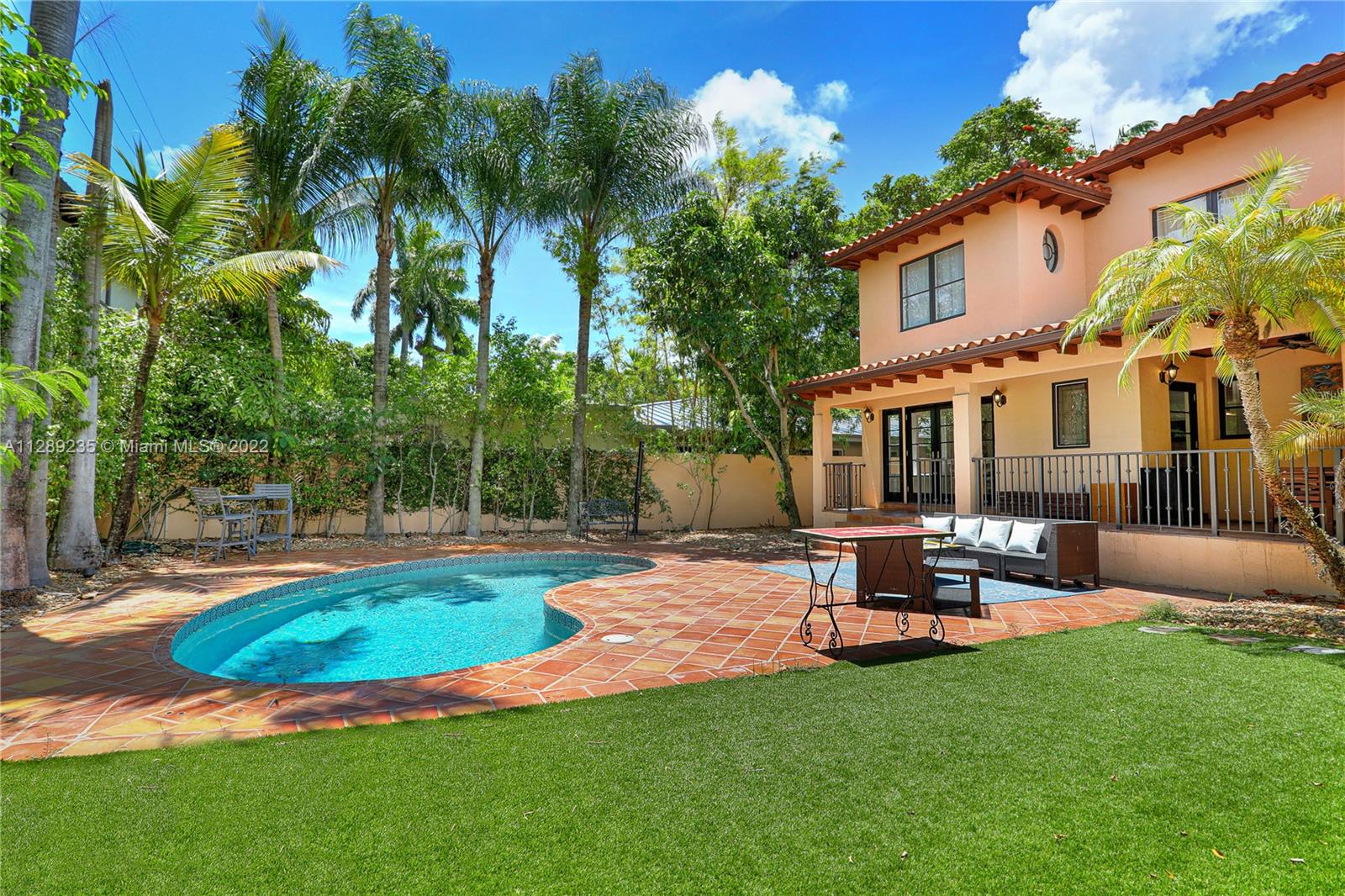 CRYSTAL BLUFF - Residential Lease