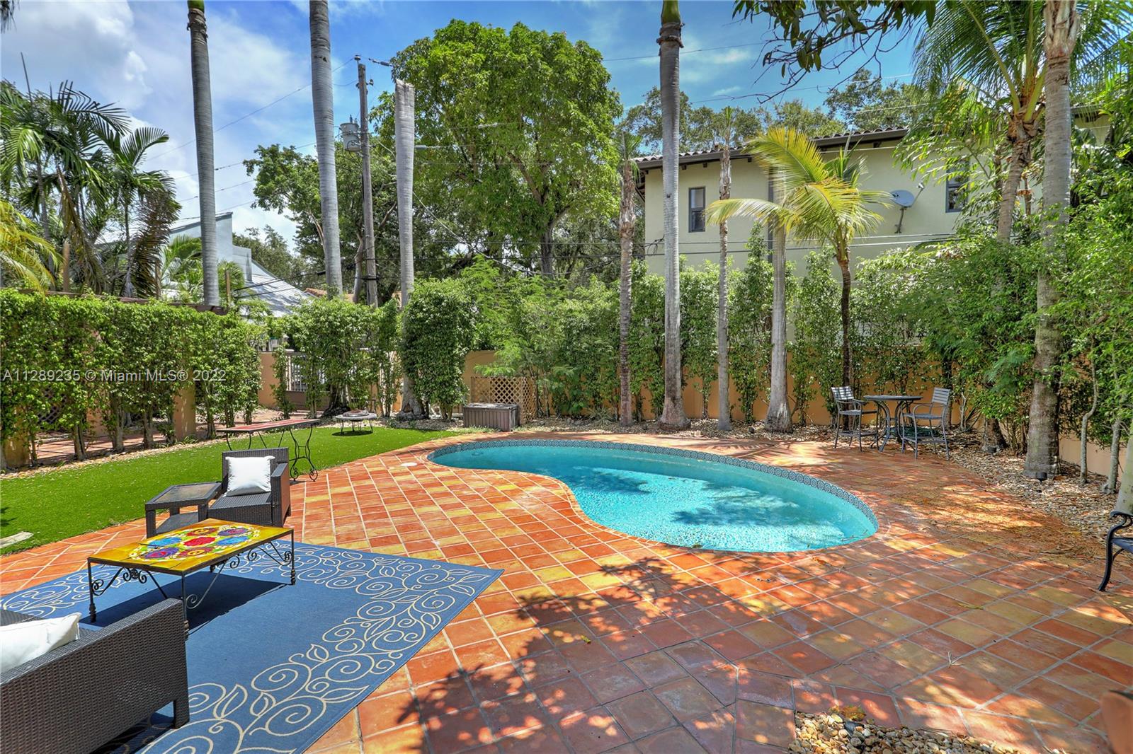 CRYSTAL BLUFF - Residential Lease