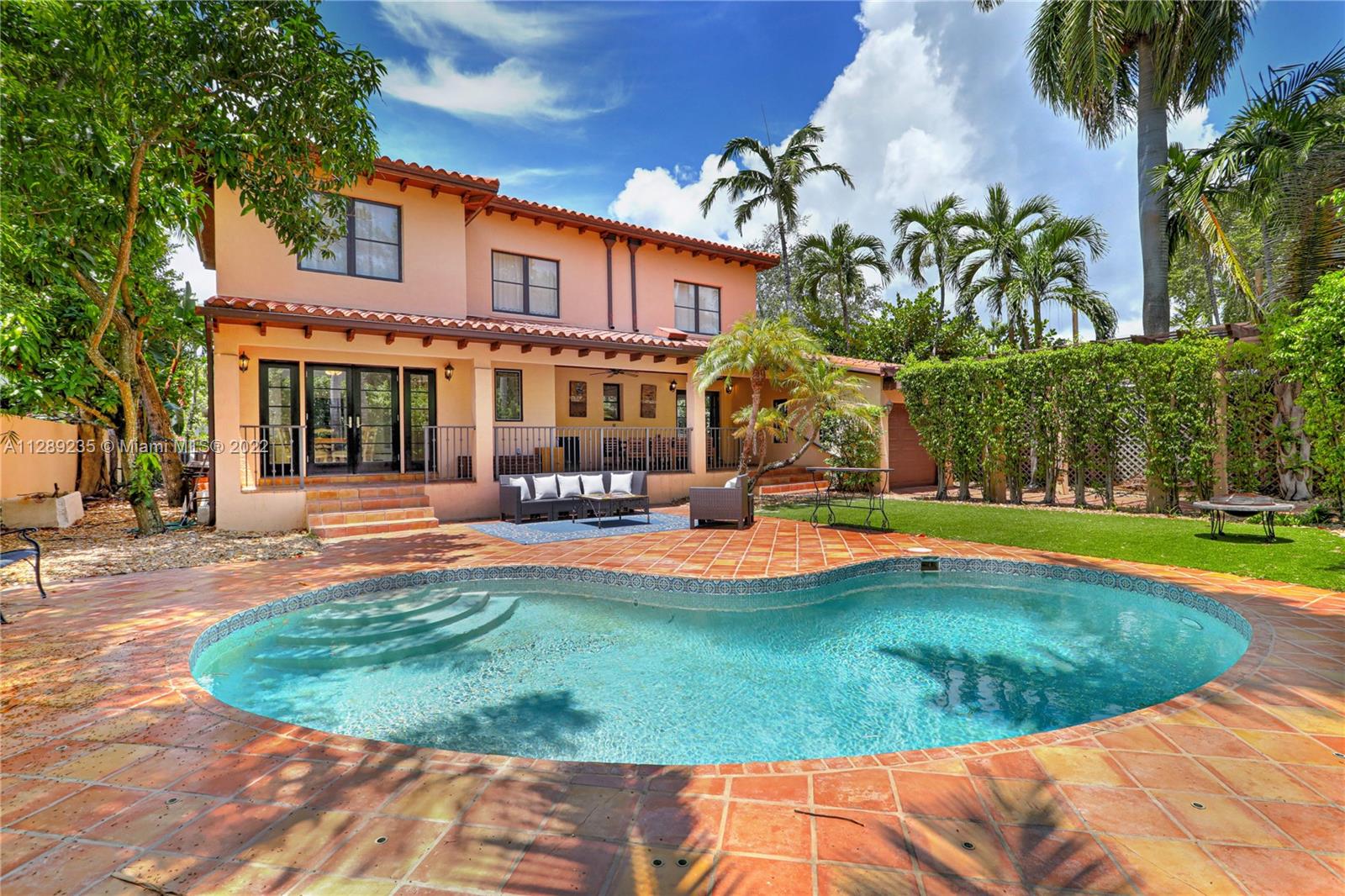 CRYSTAL BLUFF - Residential Lease