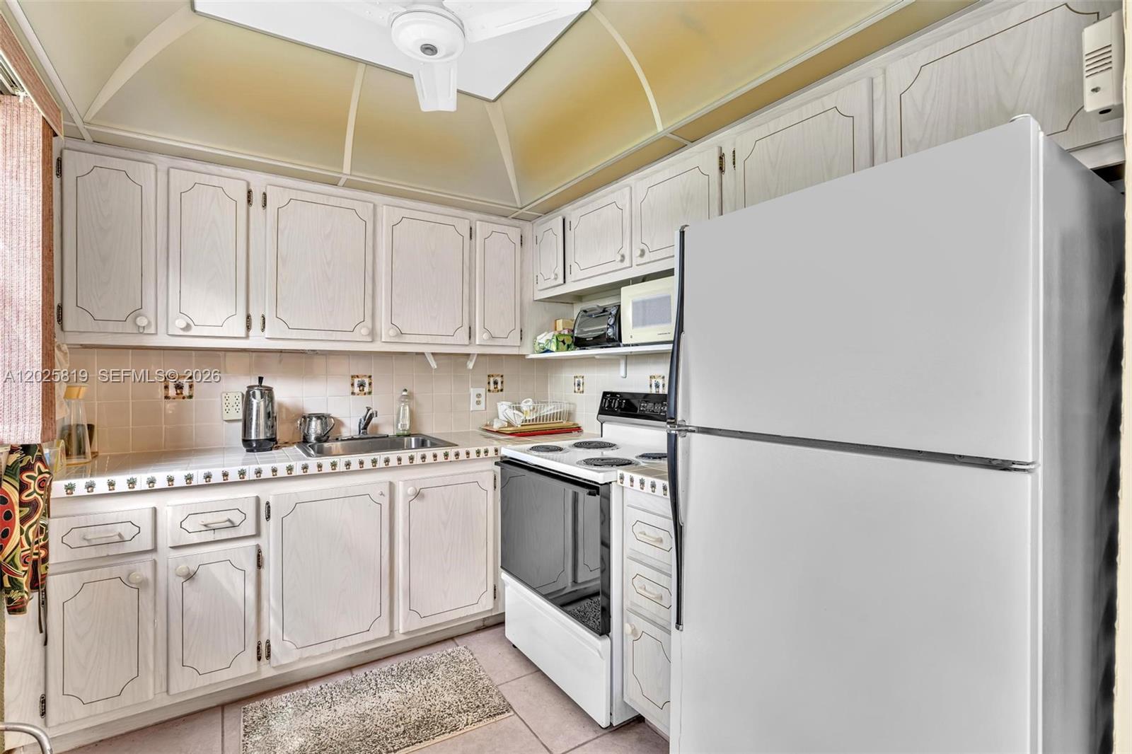 WESTBURY E CONDO - Residential