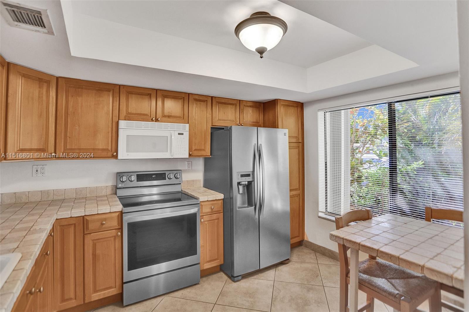 LAKEVIEW TOWNHOUSES CONDO - Residential