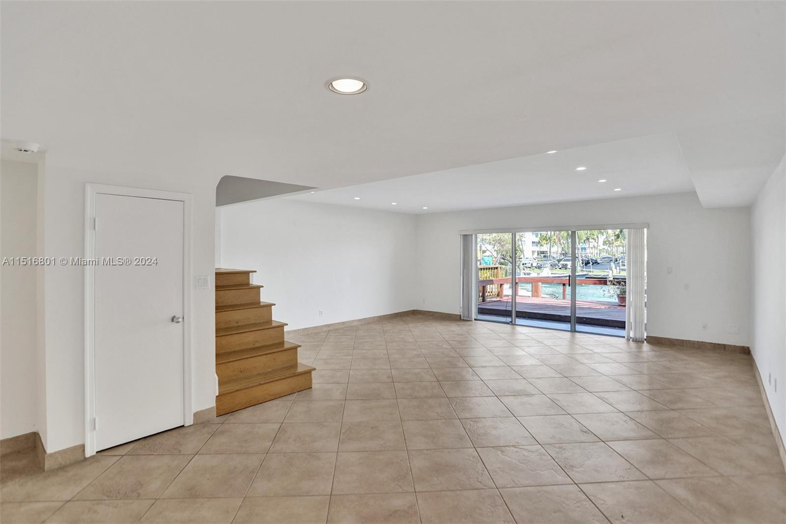LAKEVIEW TOWNHOUSES CONDO - Residential