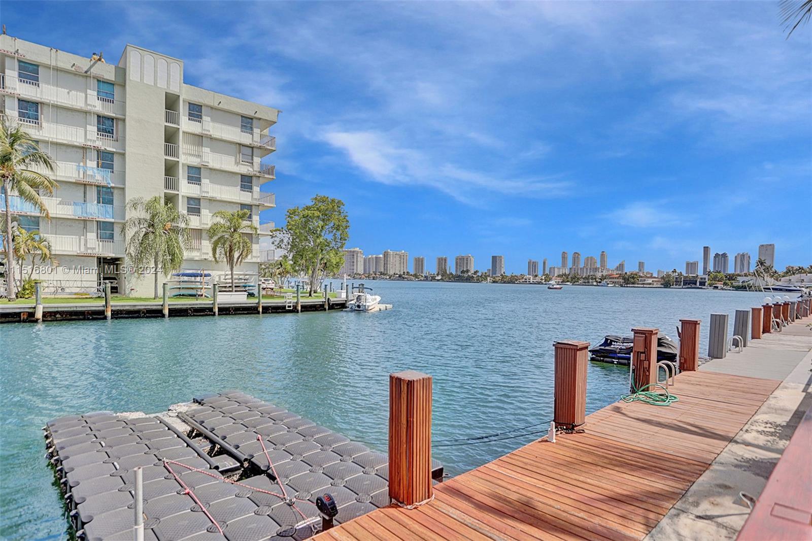 LAKEVIEW TOWNHOUSES CONDO - Residential