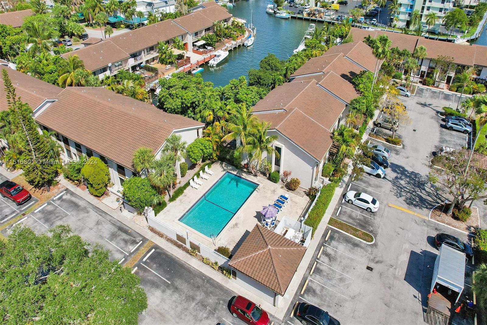 LAKEVIEW TOWNHOUSES CONDO - Residential