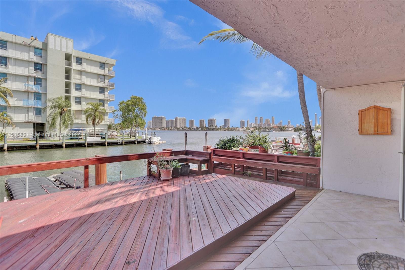 LAKEVIEW TOWNHOUSES CONDO - Residential