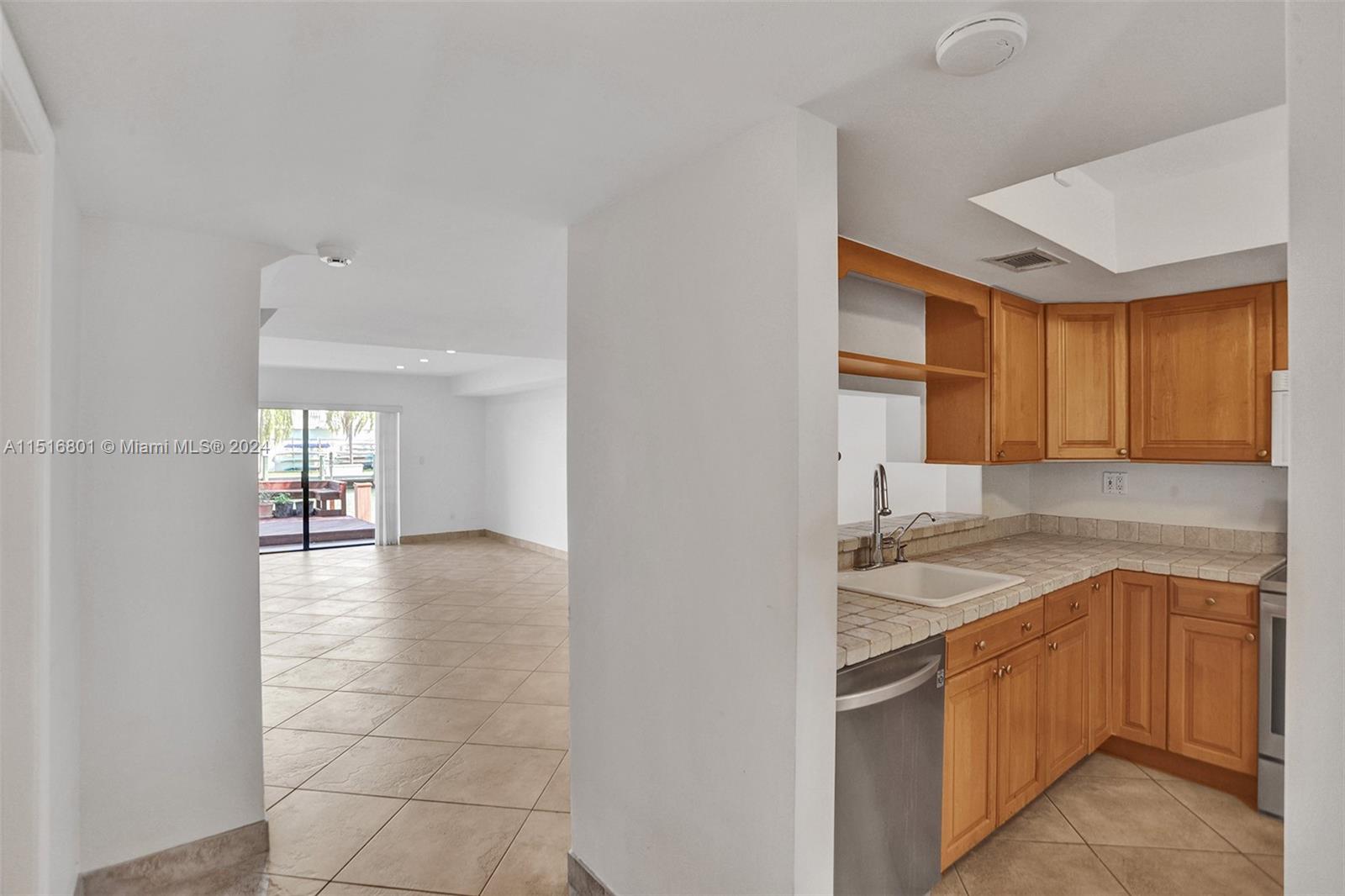 LAKEVIEW TOWNHOUSES CONDO - Residential