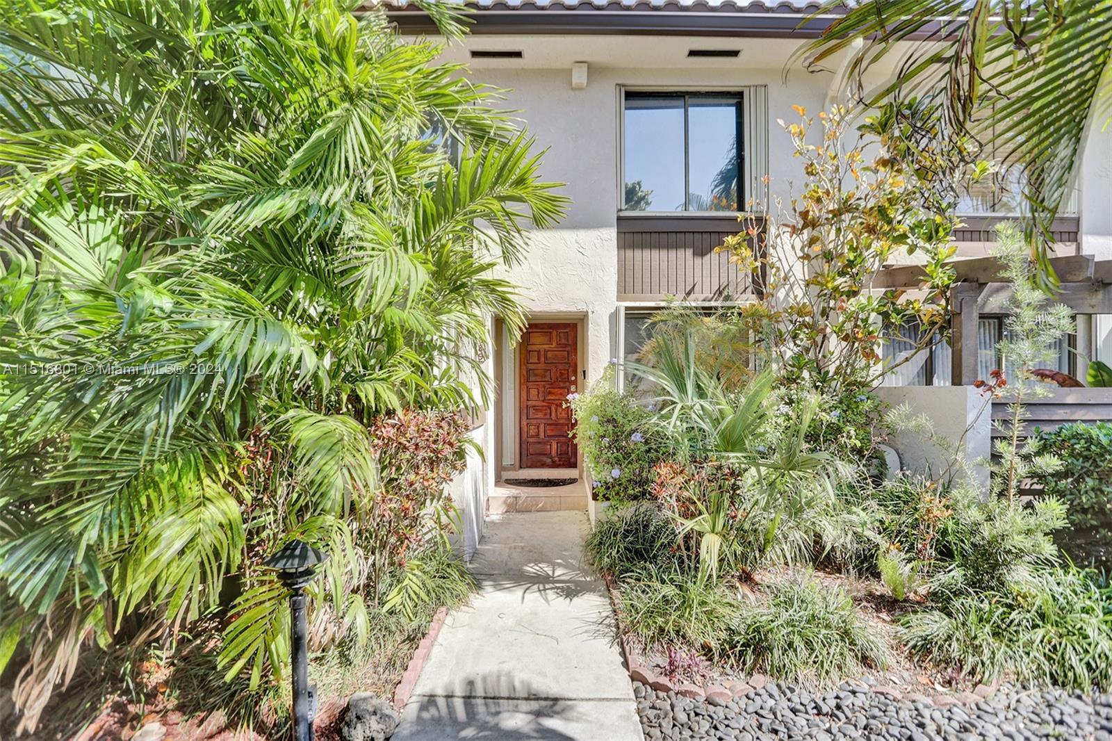 LAKEVIEW TOWNHOUSES CONDO - Residential