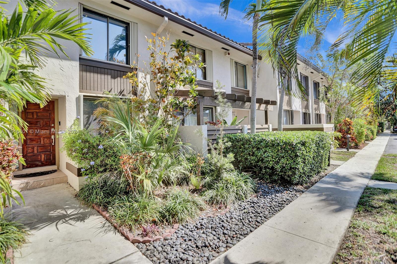 LAKEVIEW TOWNHOUSES CONDO - Residential
