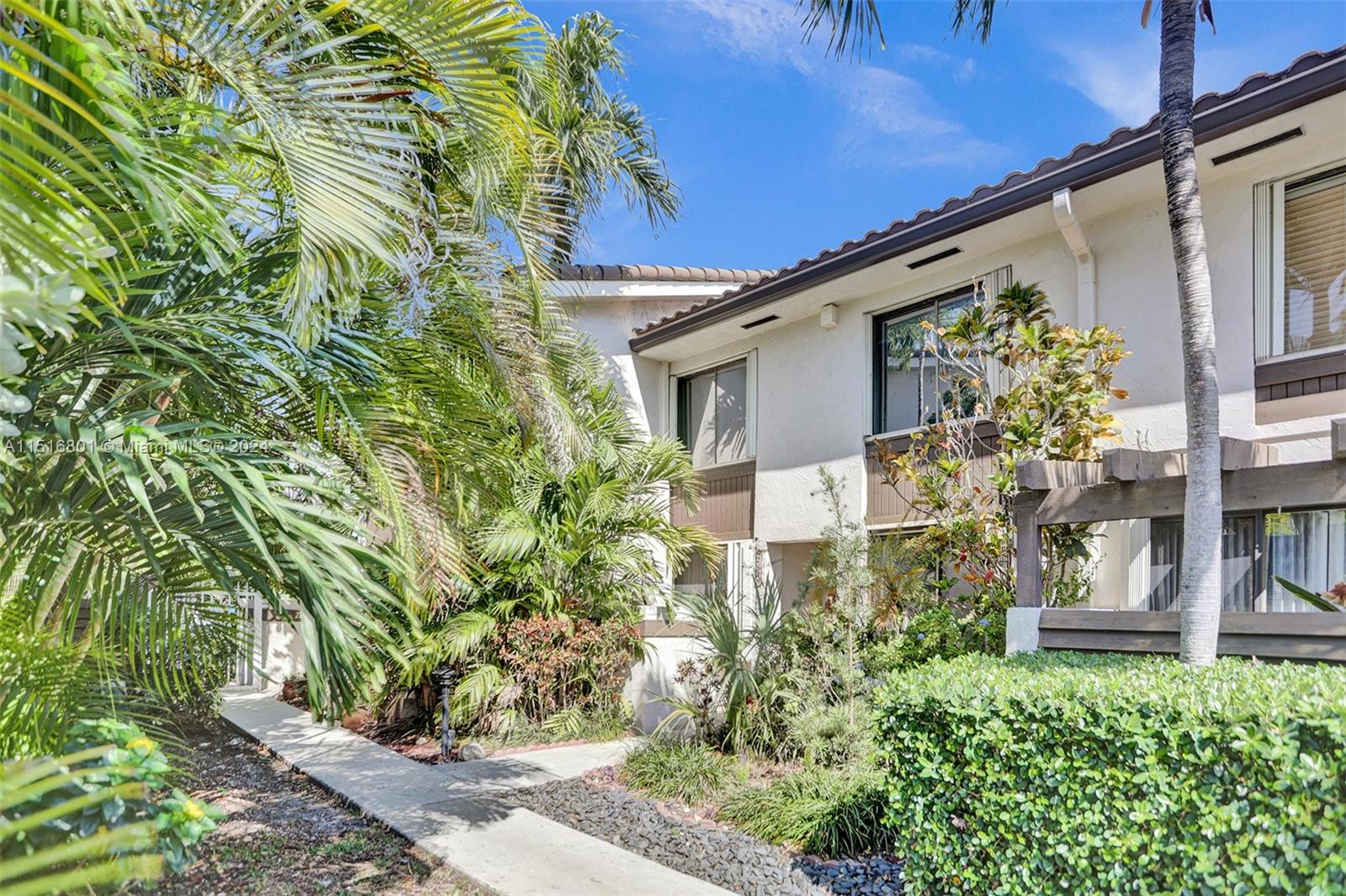 LAKEVIEW TOWNHOUSES CONDO - Residential