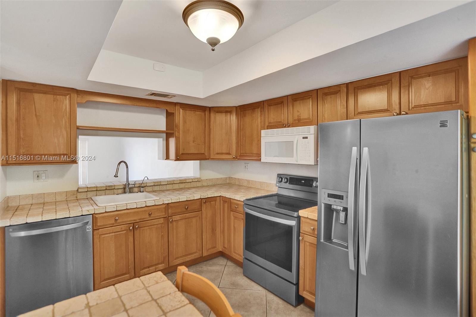 LAKEVIEW TOWNHOUSES CONDO - Residential