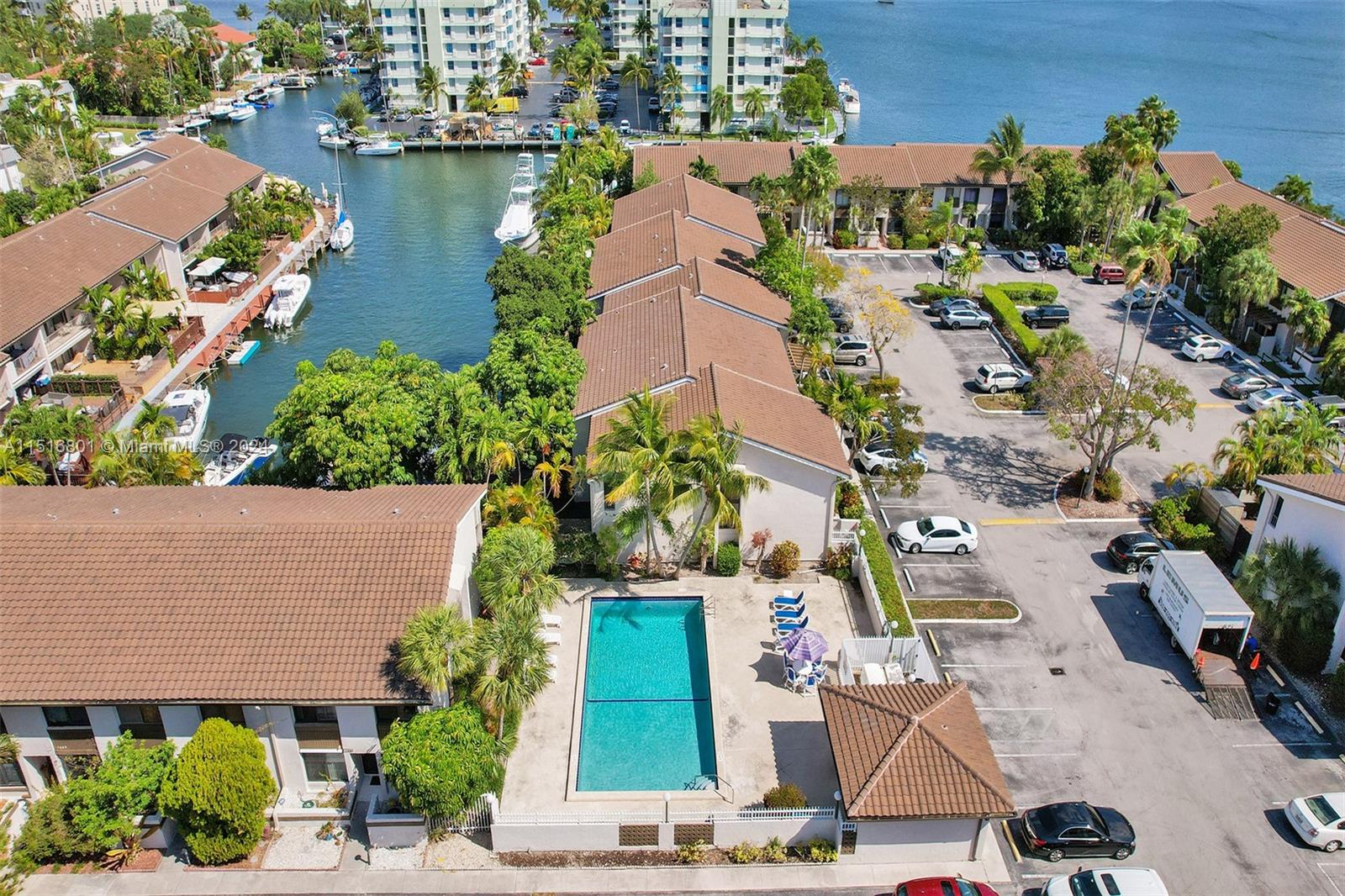 LAKEVIEW TOWNHOUSES CONDO - Residential