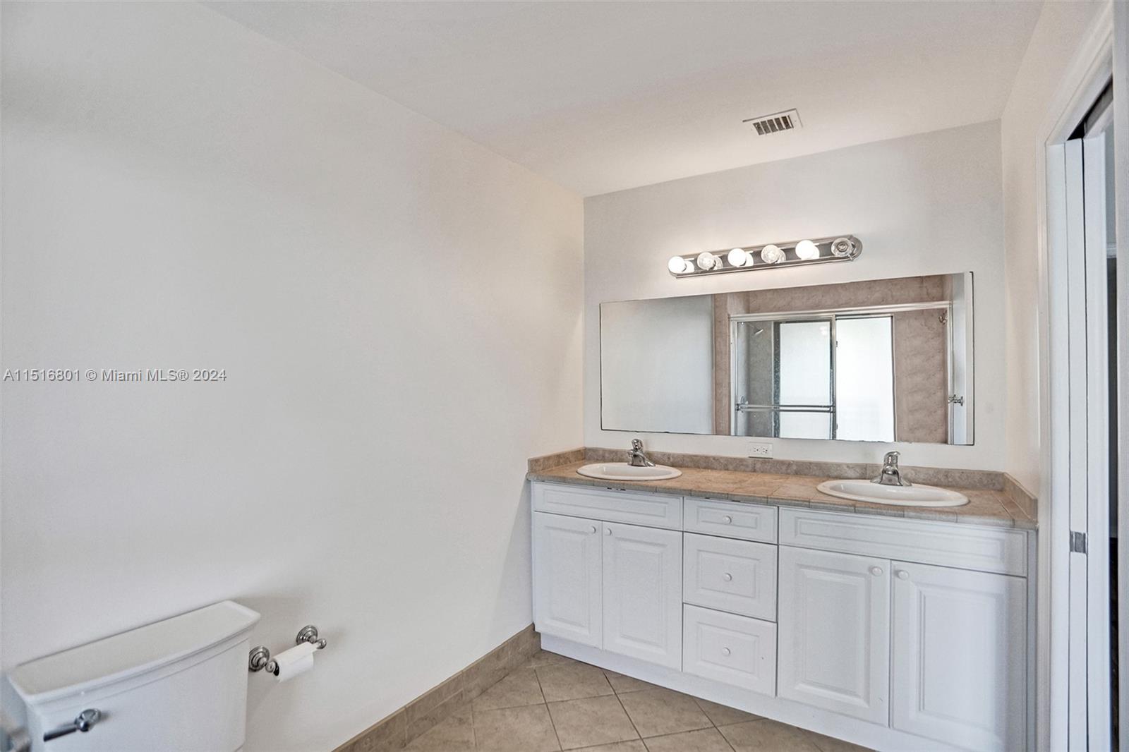 LAKEVIEW TOWNHOUSES CONDO - Residential