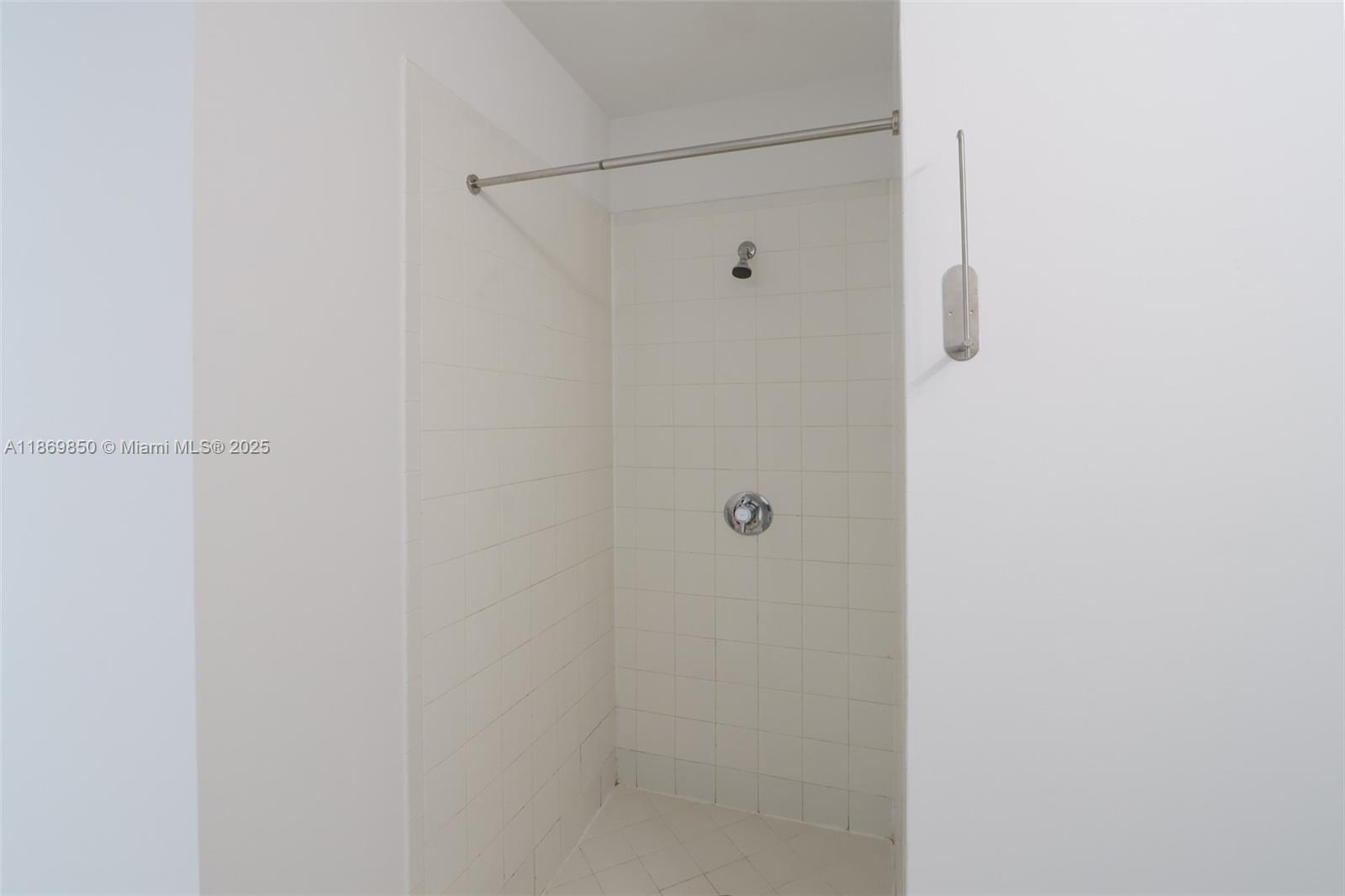 EDGEWATER LOFTS CONDO - Residential Lease