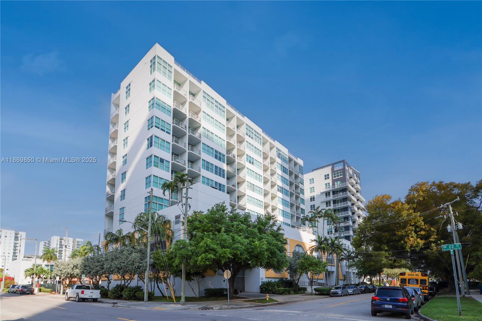 2 bedrooms and 2 bathrooms with 1123 SF, balcony and partial bay views! Higher than normal ceilings featuring 2 bedrooms/ baths (one with bathtub). Kitchen with granite counters and stainless steel appliances, W&D in unit, balcony with amazing bay views. Building has a nice pool with pool deck and Jacuzzi, sauna room and gym. Close to Omni, Downtown, Wynwood and Midtown. Unit is professionally managed throughout the entire lease. 1st month's rent, 2 months security deposit, and Renters Insurance required to move in. No short term rentals/subletting allowed (Airbnb, etc.)