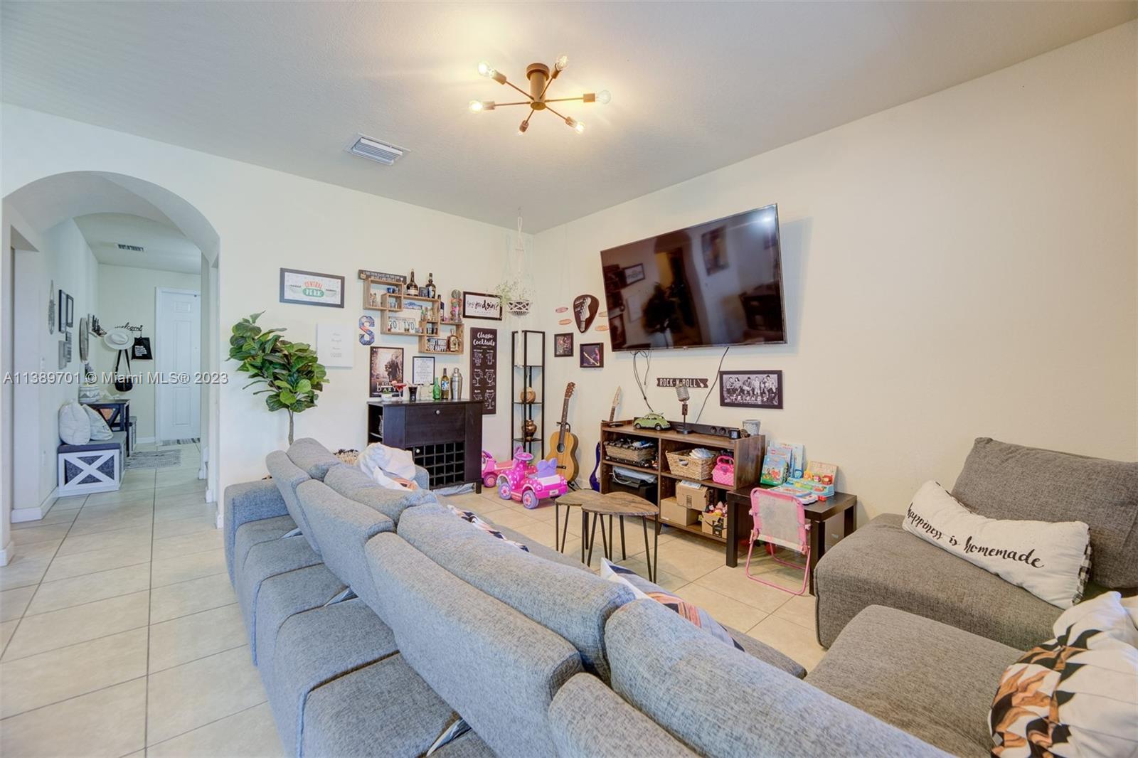 SILVER PALM WEST - Residential