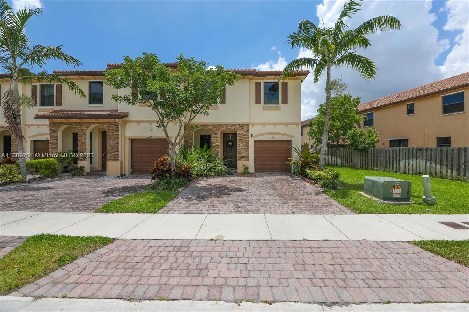 SILVER PALM WEST - Residential