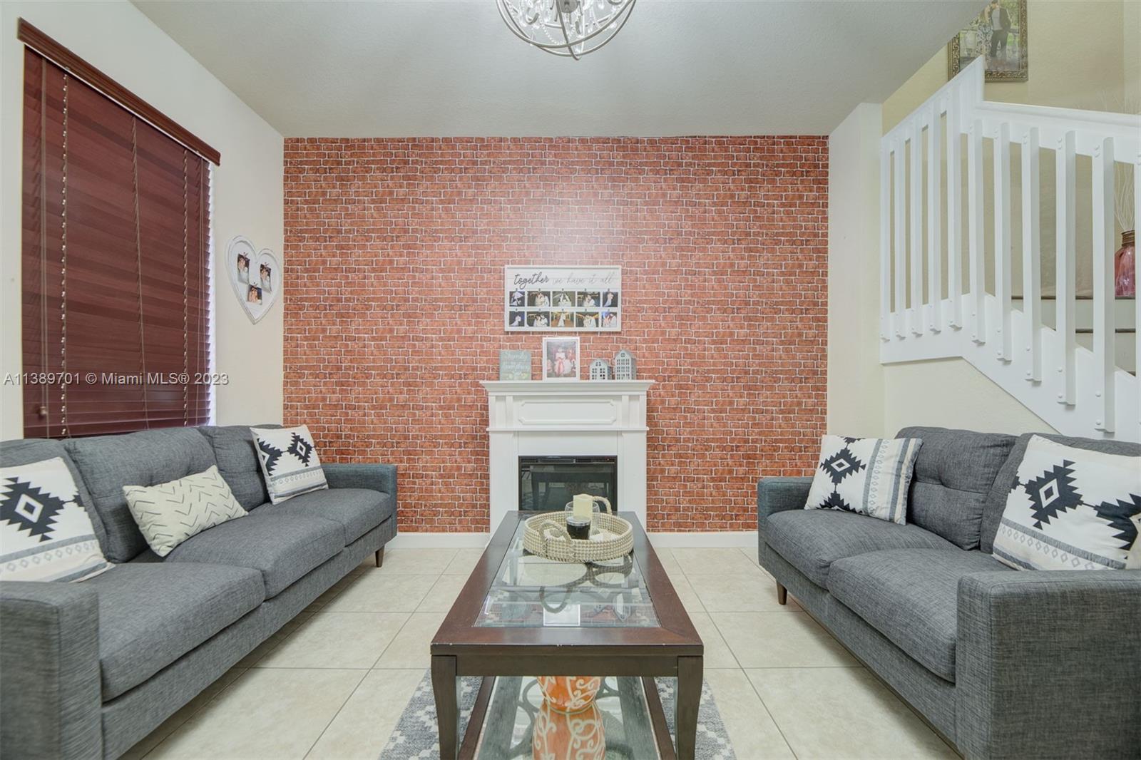SILVER PALM WEST - Residential