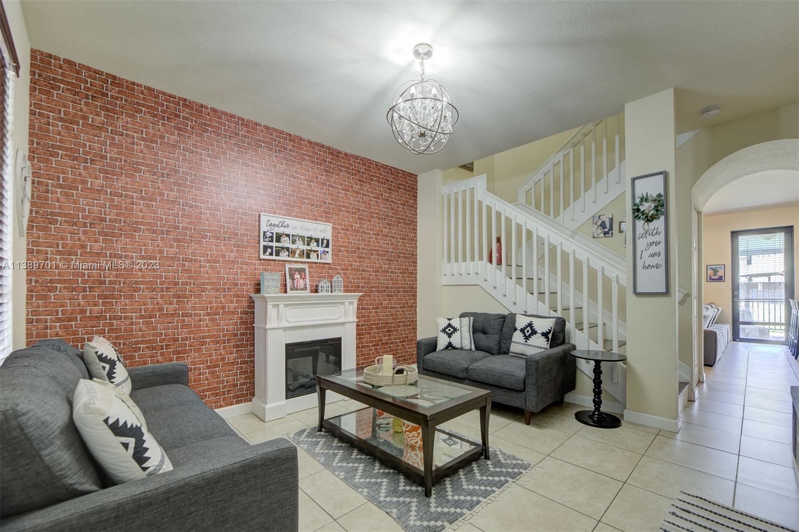 SILVER PALM WEST - Residential