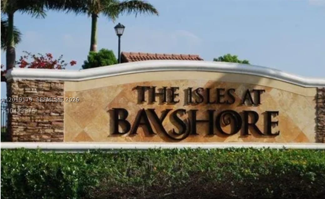 THE COURTS AT BAYSHORE II - Residential