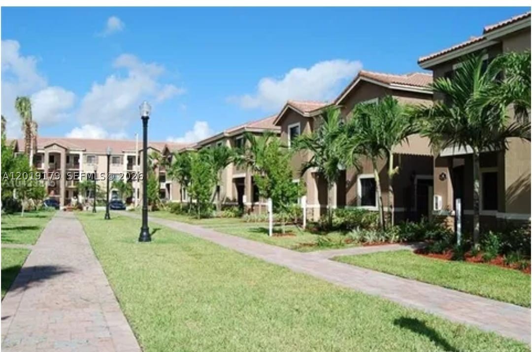 THE COURTS AT BAYSHORE II - Residential