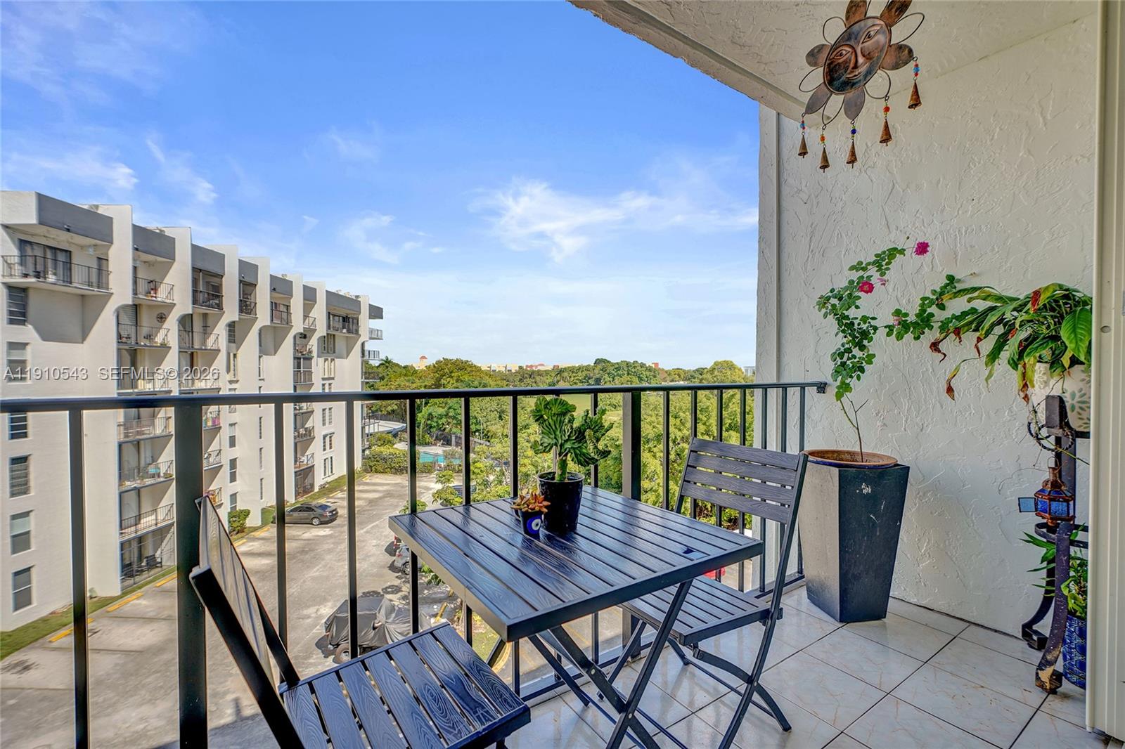 GOLFVIEW CL FONTAINEBLEAU - Residential