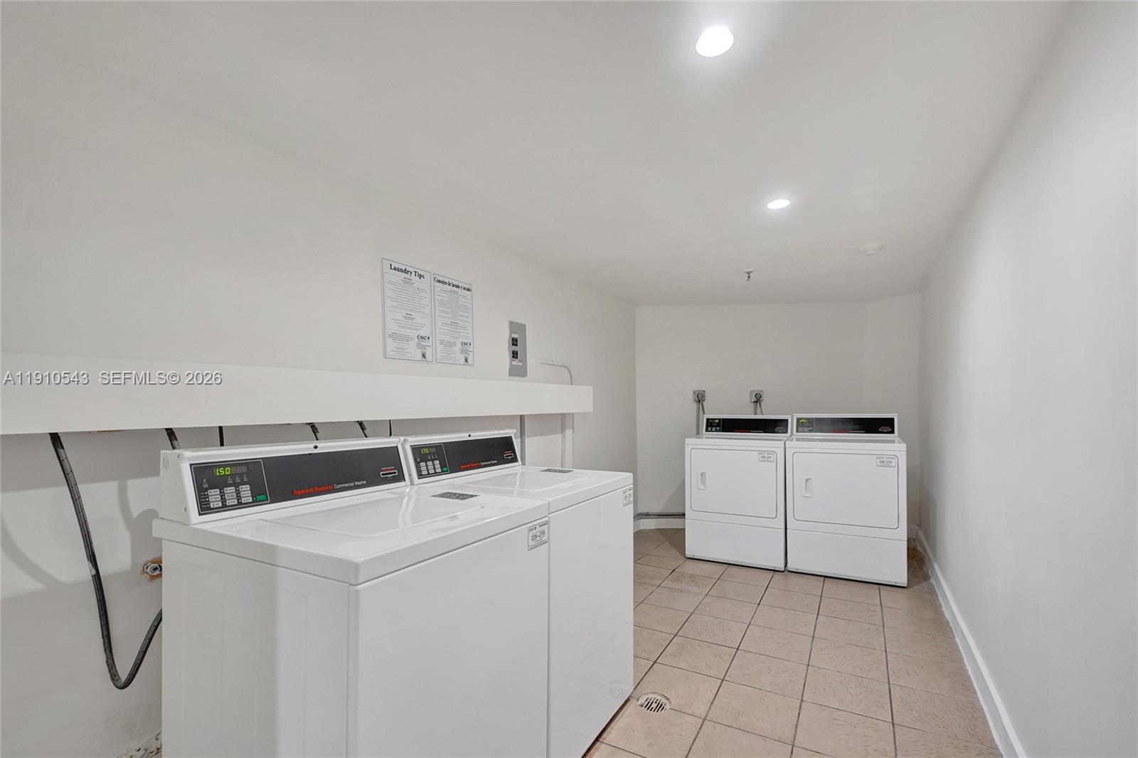 GOLFVIEW CL FONTAINEBLEAU - Residential