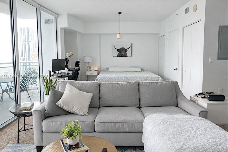 WIND CONDO - Residential