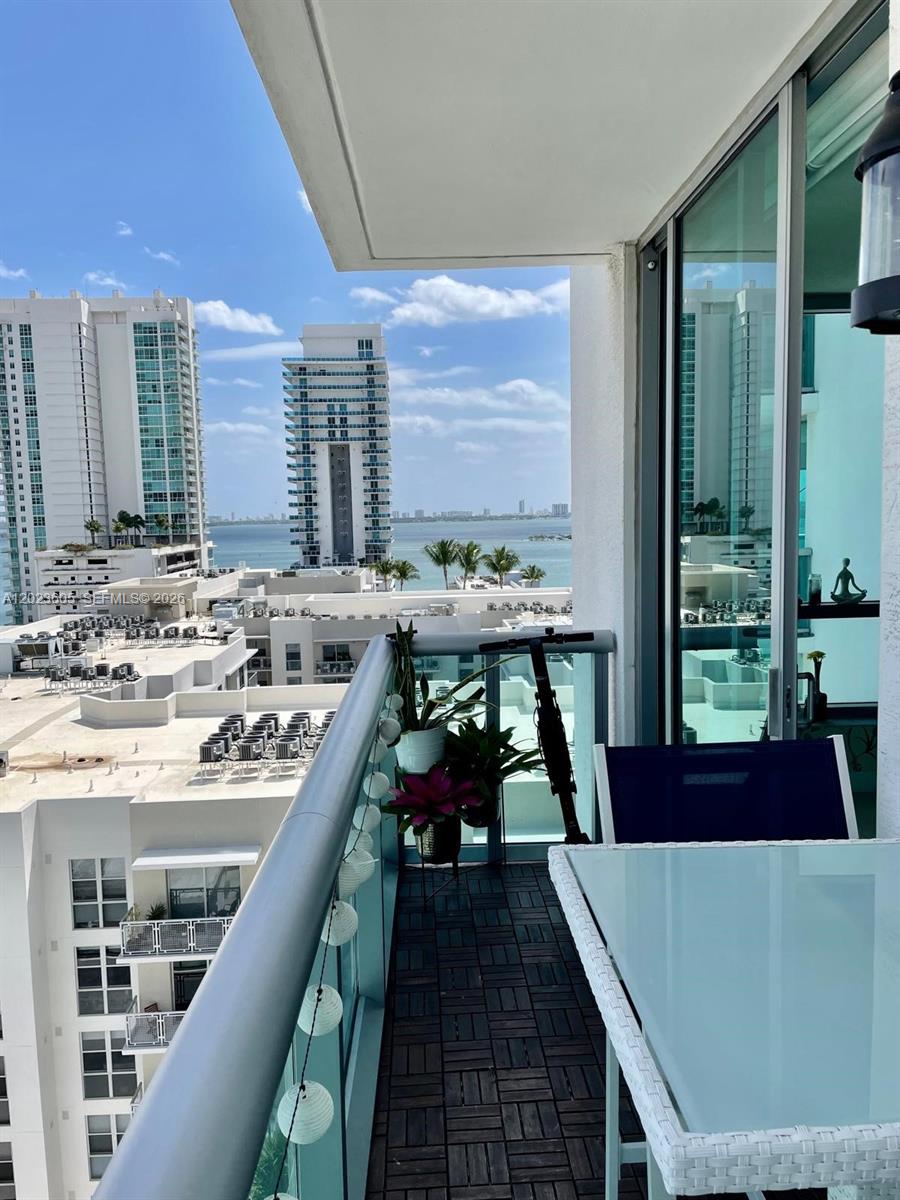 GALLERY ART CONDO - Residential