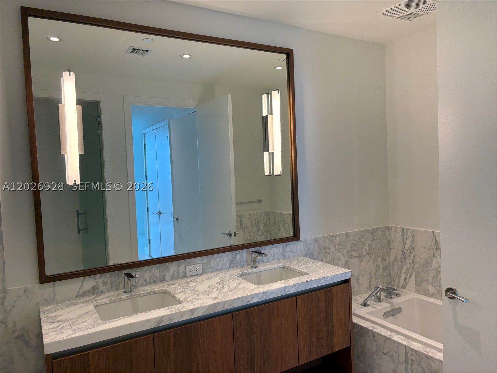 Una Residences Condominium - Residential Lease