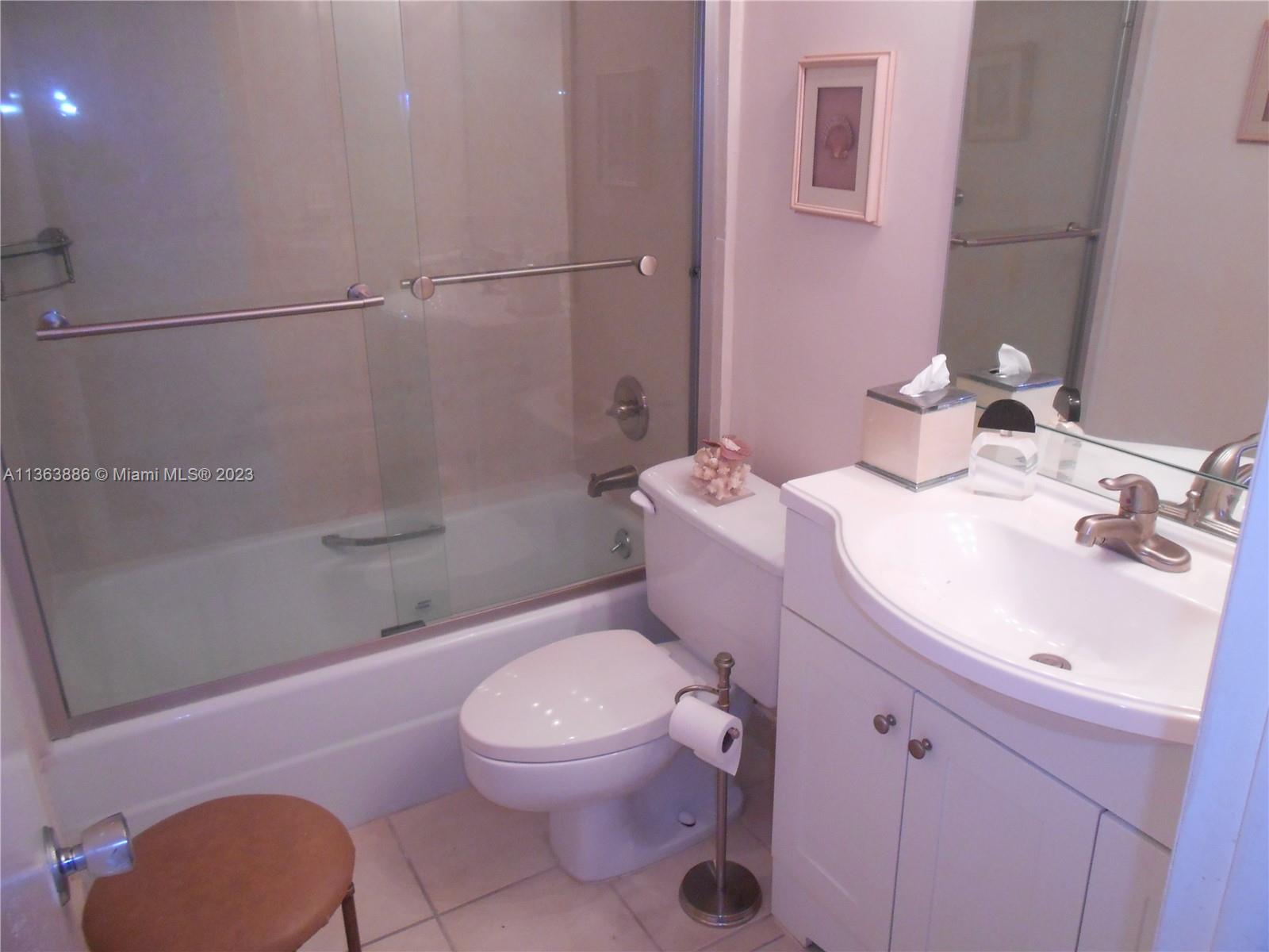 HARBOUR CLUB VILLAS CONDO - Residential