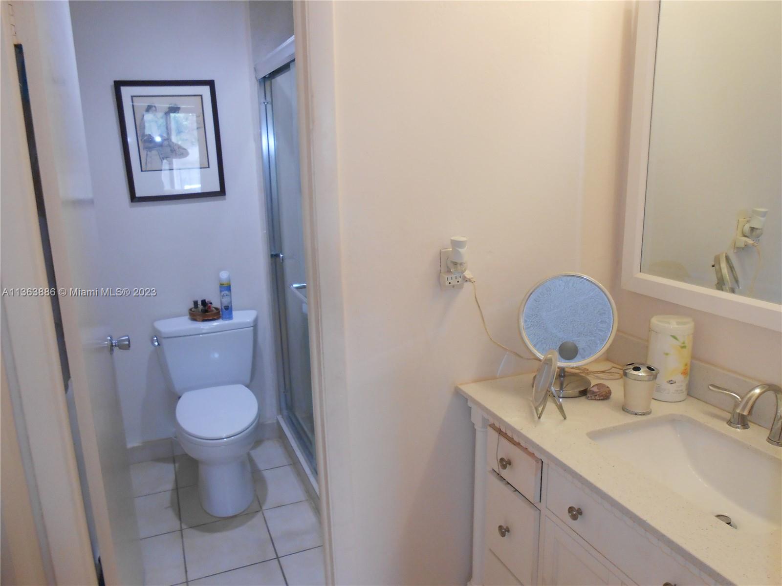 HARBOUR CLUB VILLAS CONDO - Residential