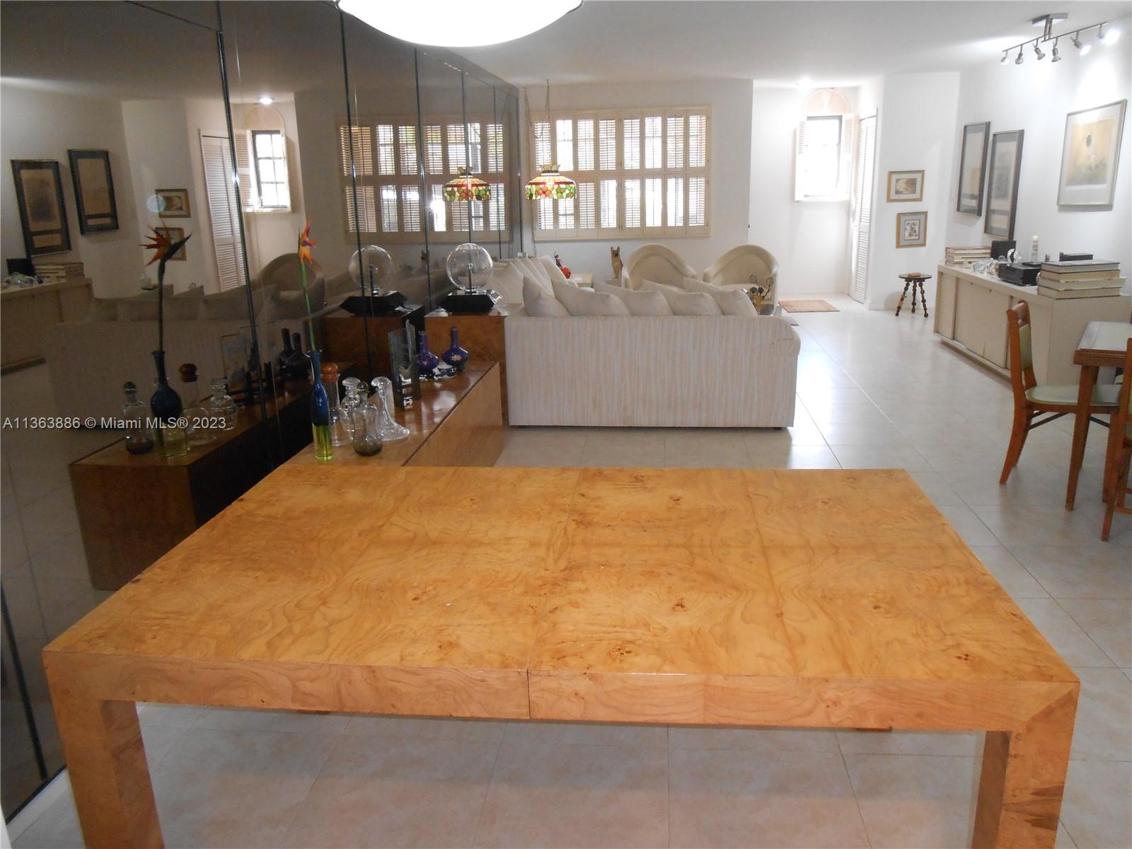 HARBOUR CLUB VILLAS CONDO - Residential