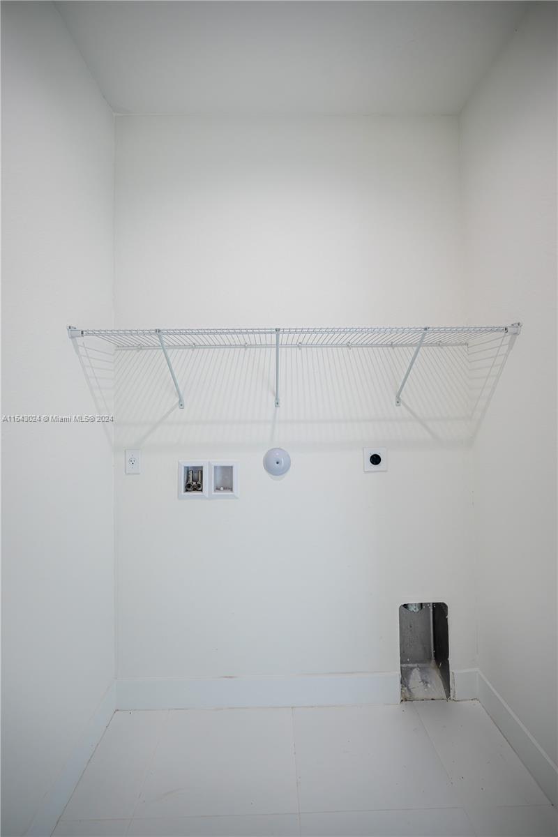 JENNY JUNE - Residential